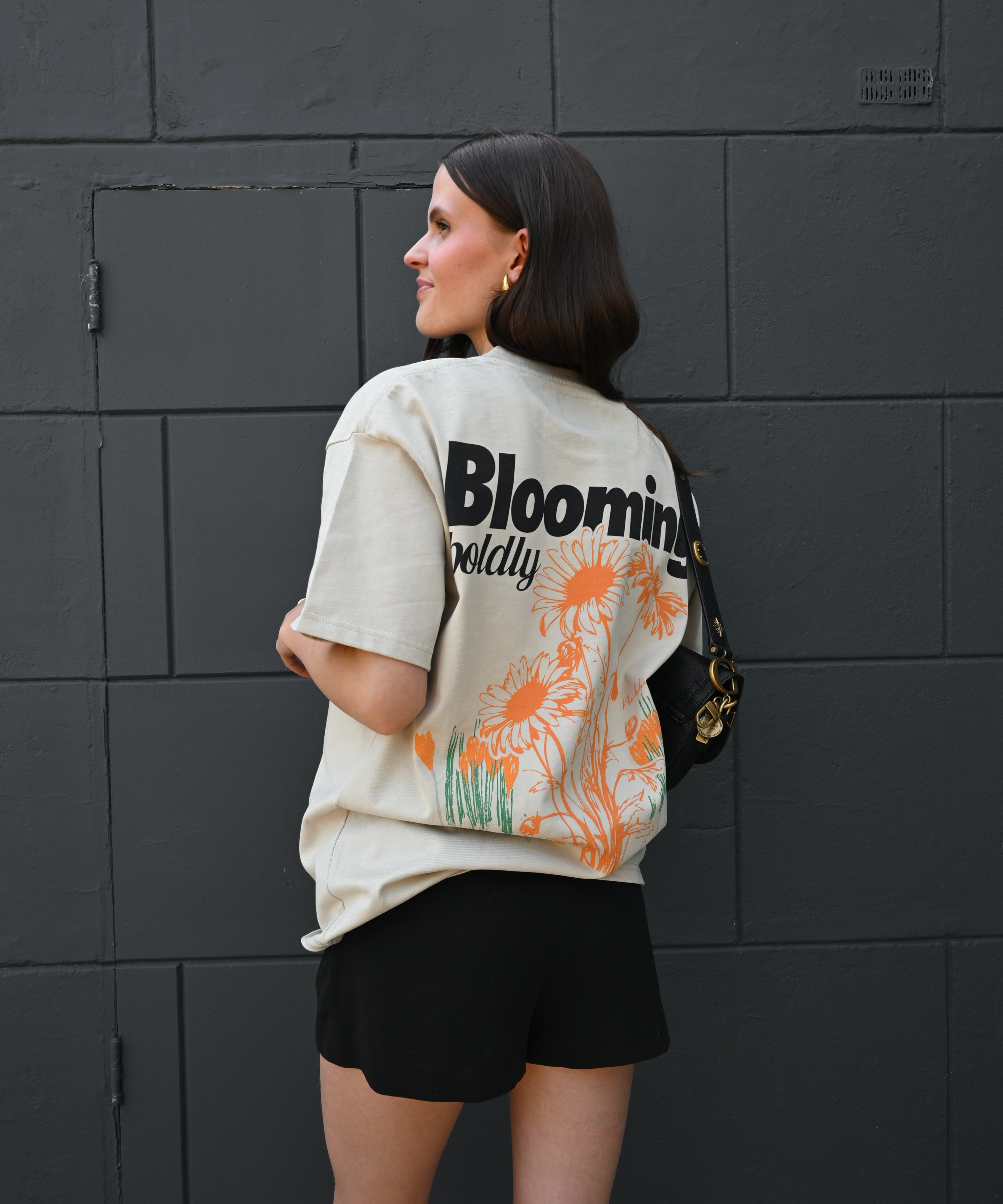 BLOOMING BODLY T-SHIRT