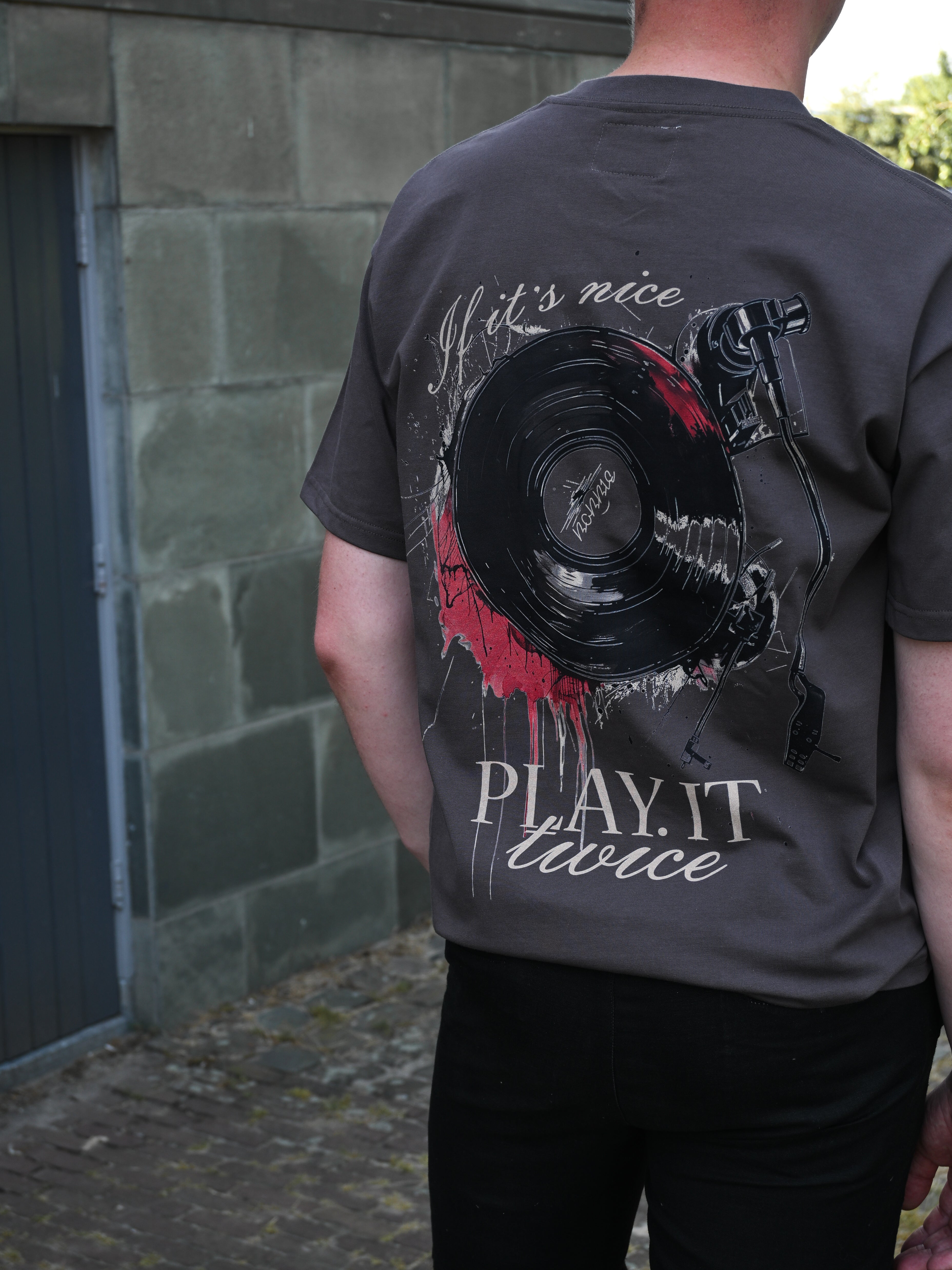 VINYL RECORD T-SHIRT